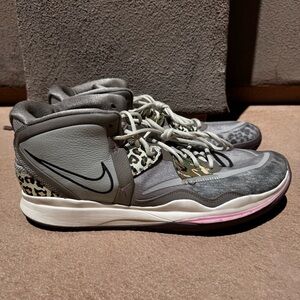 Great Condition Men’s Nike Kyrie Infinity Leopard Camo Shoes Size 17